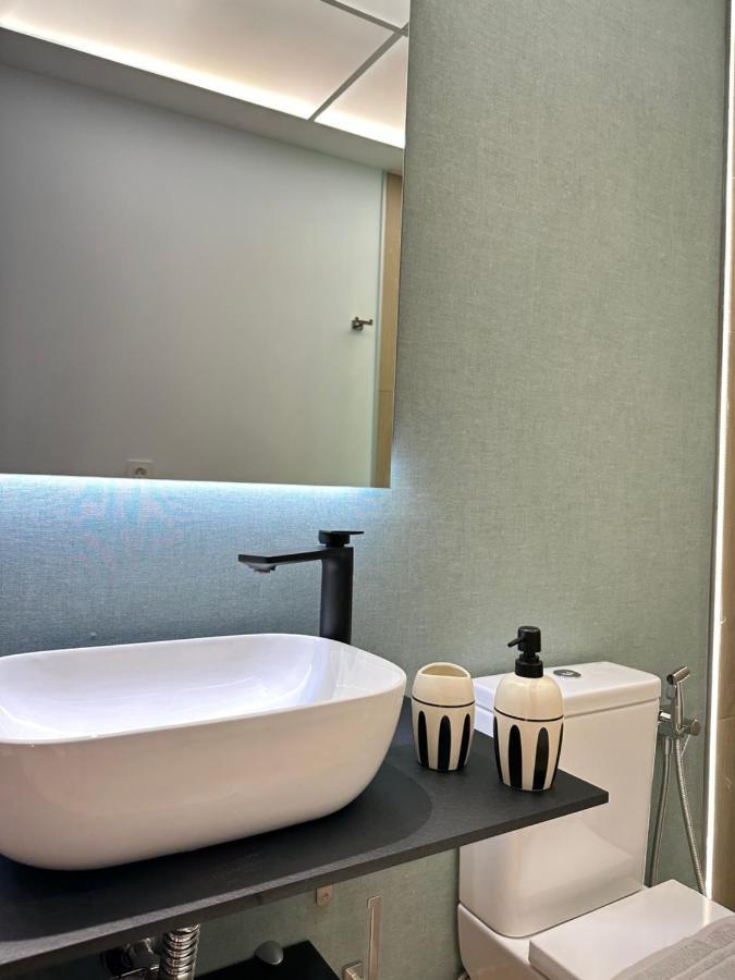 Suites 18 - Hostatel Гранада Экстерьер фото