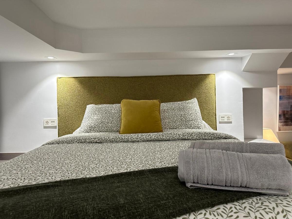Suites 18 - Hostatel Гранада Экстерьер фото