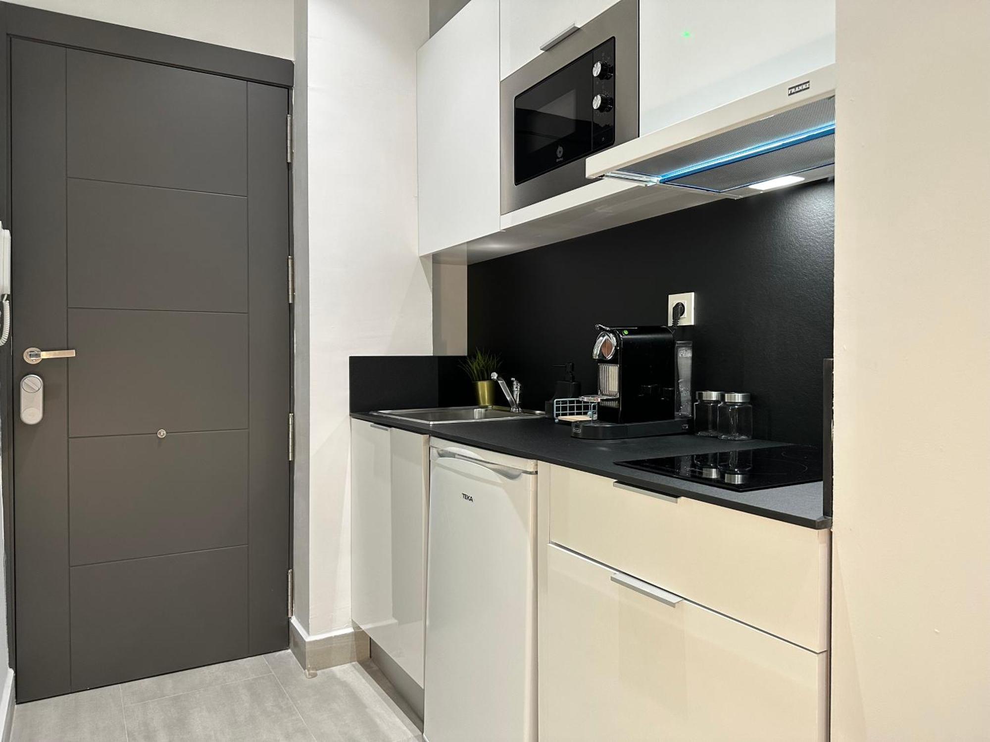 Suites 18 - Hostatel Гранада Экстерьер фото